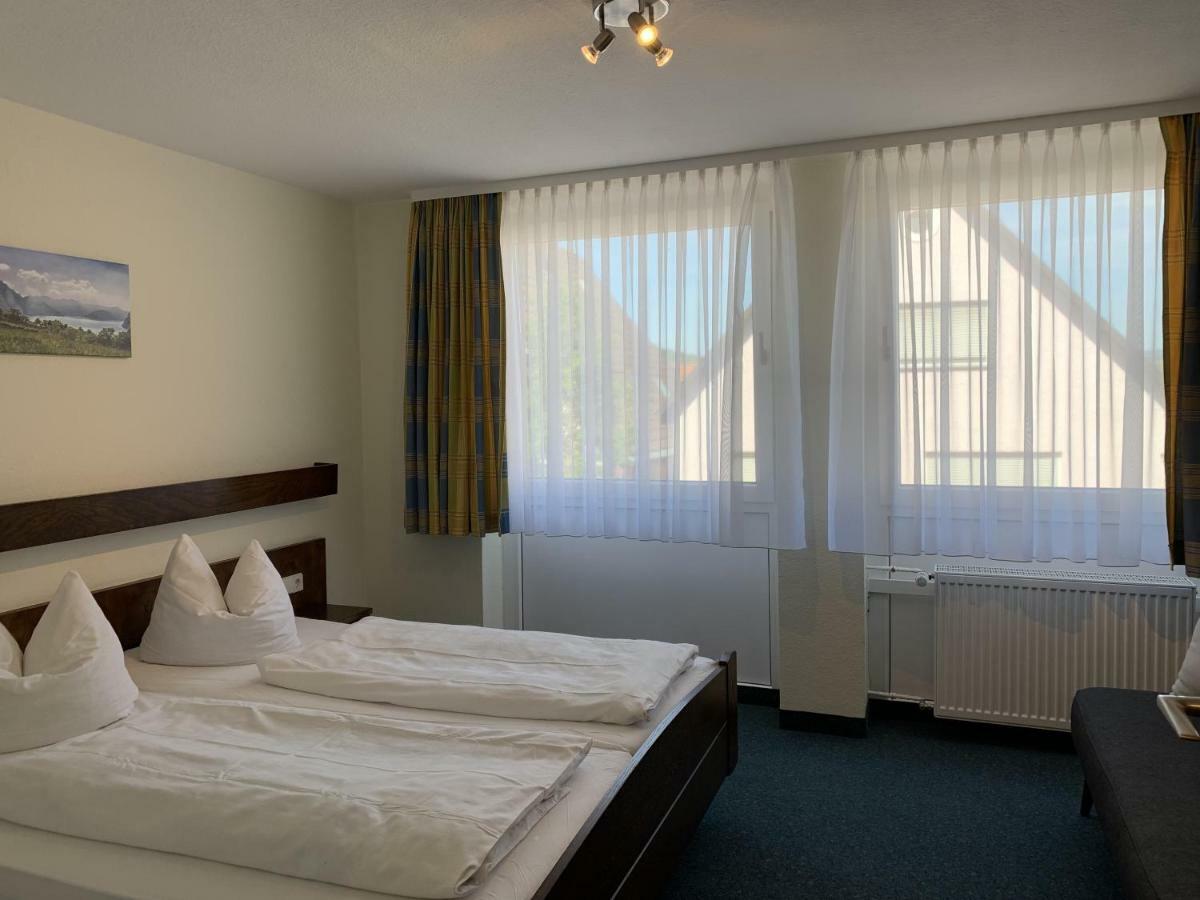 Hotel Lindenhof Мосбах Екстериор снимка